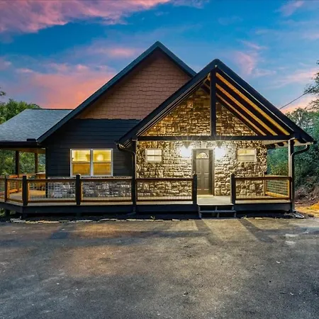 Modern Cabin Retreat